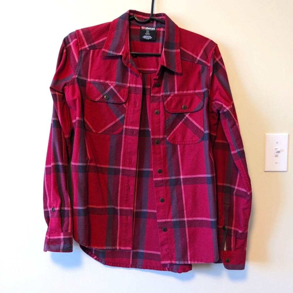 Sherpa adventure gear UPF 40 button down shirt size S